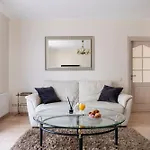 Spacious 2bdr In Old Town