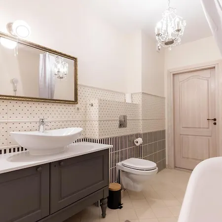 Spacious 2bdr In Old Town * Vilnius