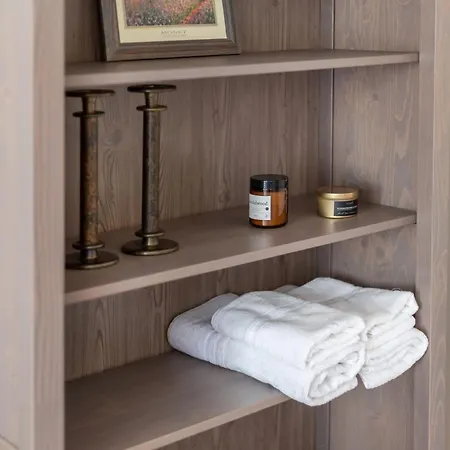Spacious 2bdr In Old Town Апартаменти *