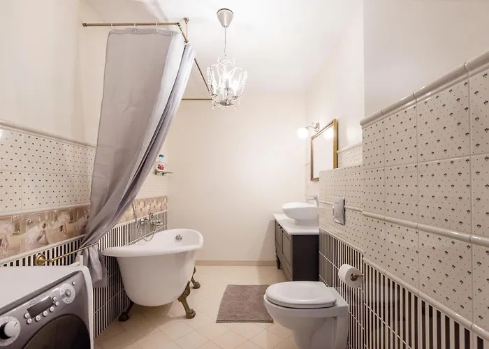 Butas Spacious 2bdr In Old Town *