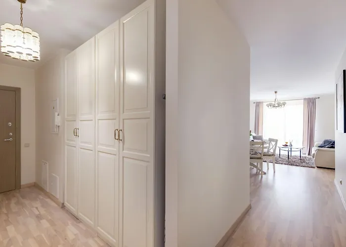 Spacious 2bdr In Old Town