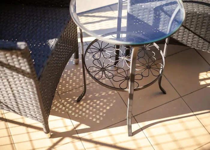 Spacious 2bdr In Old Town Butas *