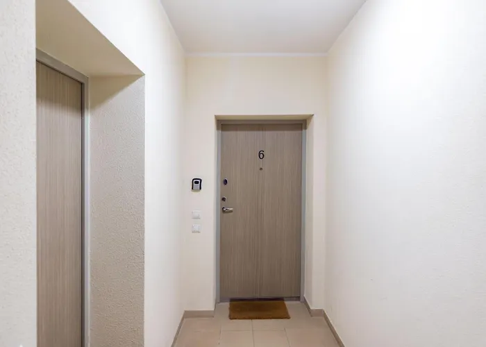 Spacious 2bdr In Old Town