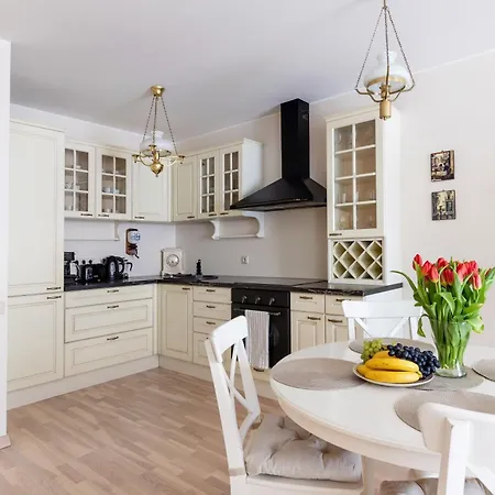 Spacious 2bdr In Old Town