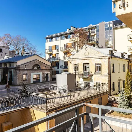 Spacious 2bdr In Old Town Lägenhet *