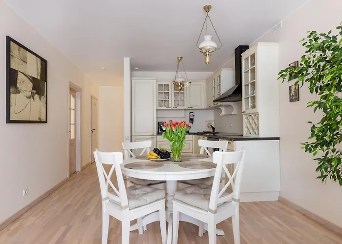 Spacious 2bdr In Old Town Appartement