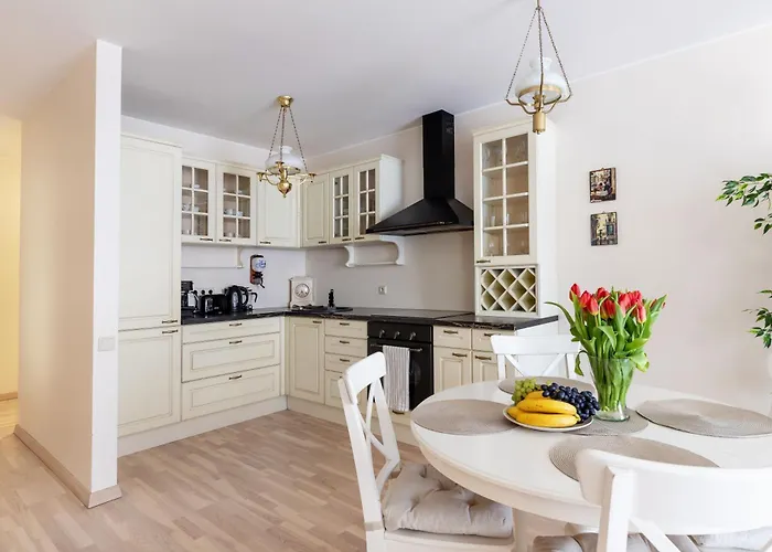 Spacious 2bdr In Old Town